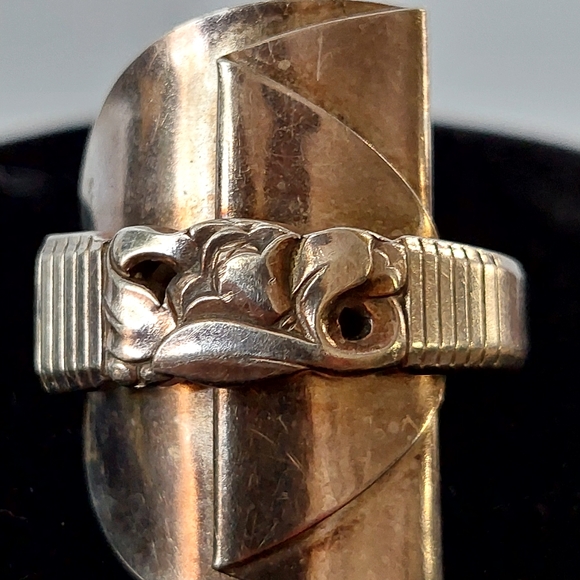 Community Large silver Ring - Picture 9 of 10